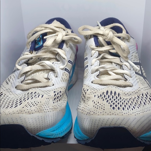 Women’s ASICS Gel-Kayano 26 Running Sneaker - Picture 3 of 5